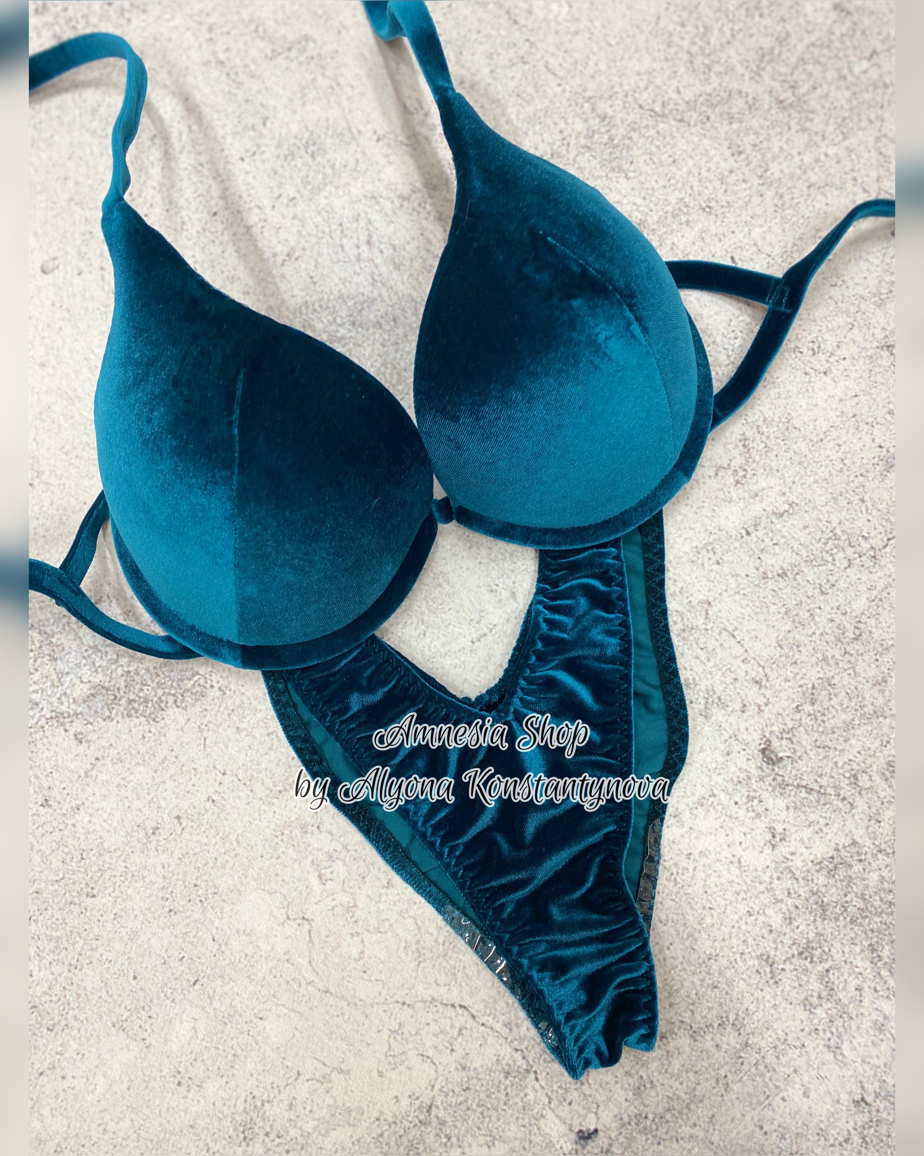 #22 One Size - Bra B/34C, Bottoms Classic