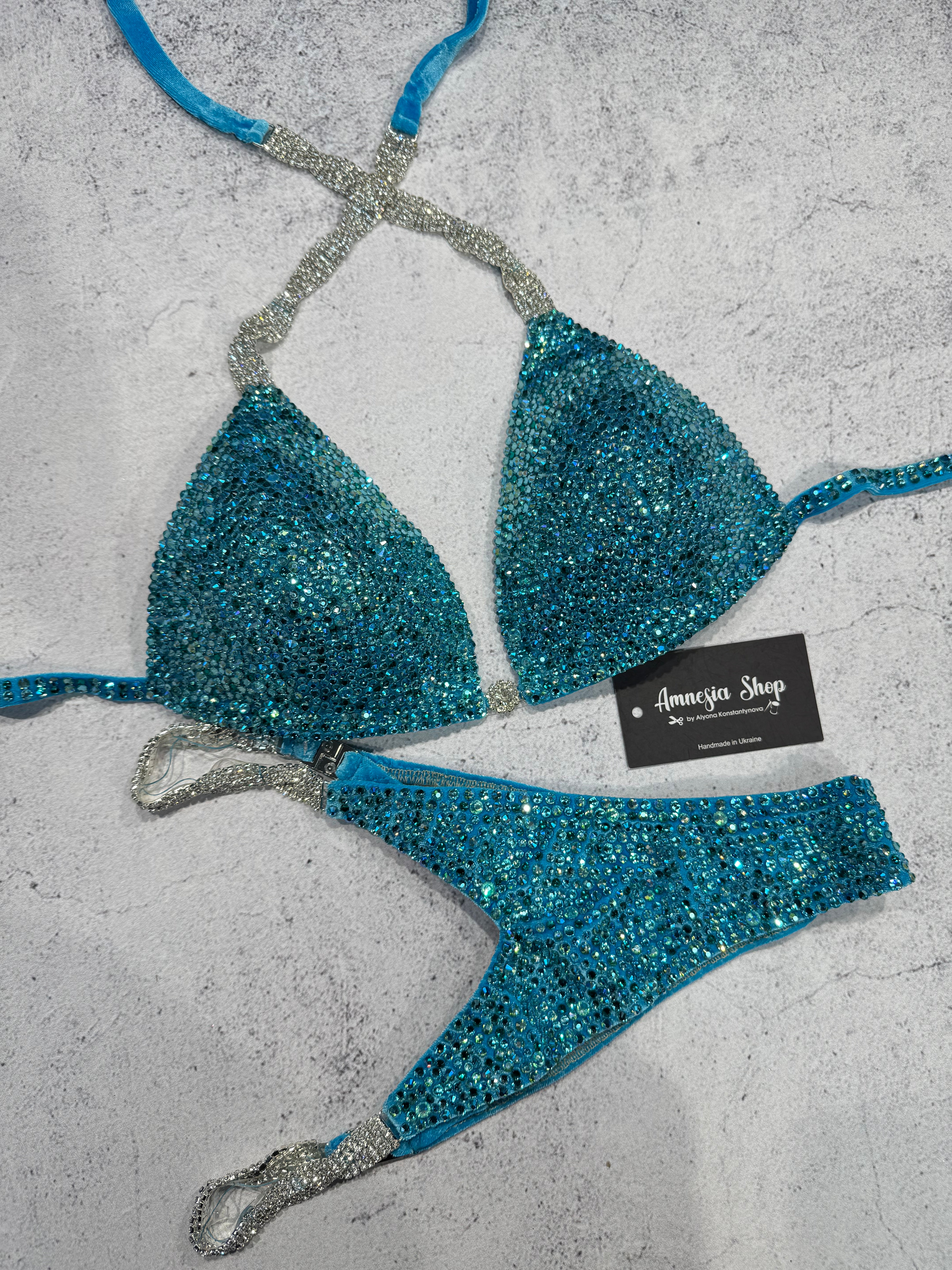 #81 One Size Bra C/32-34D , Bottoms Pro