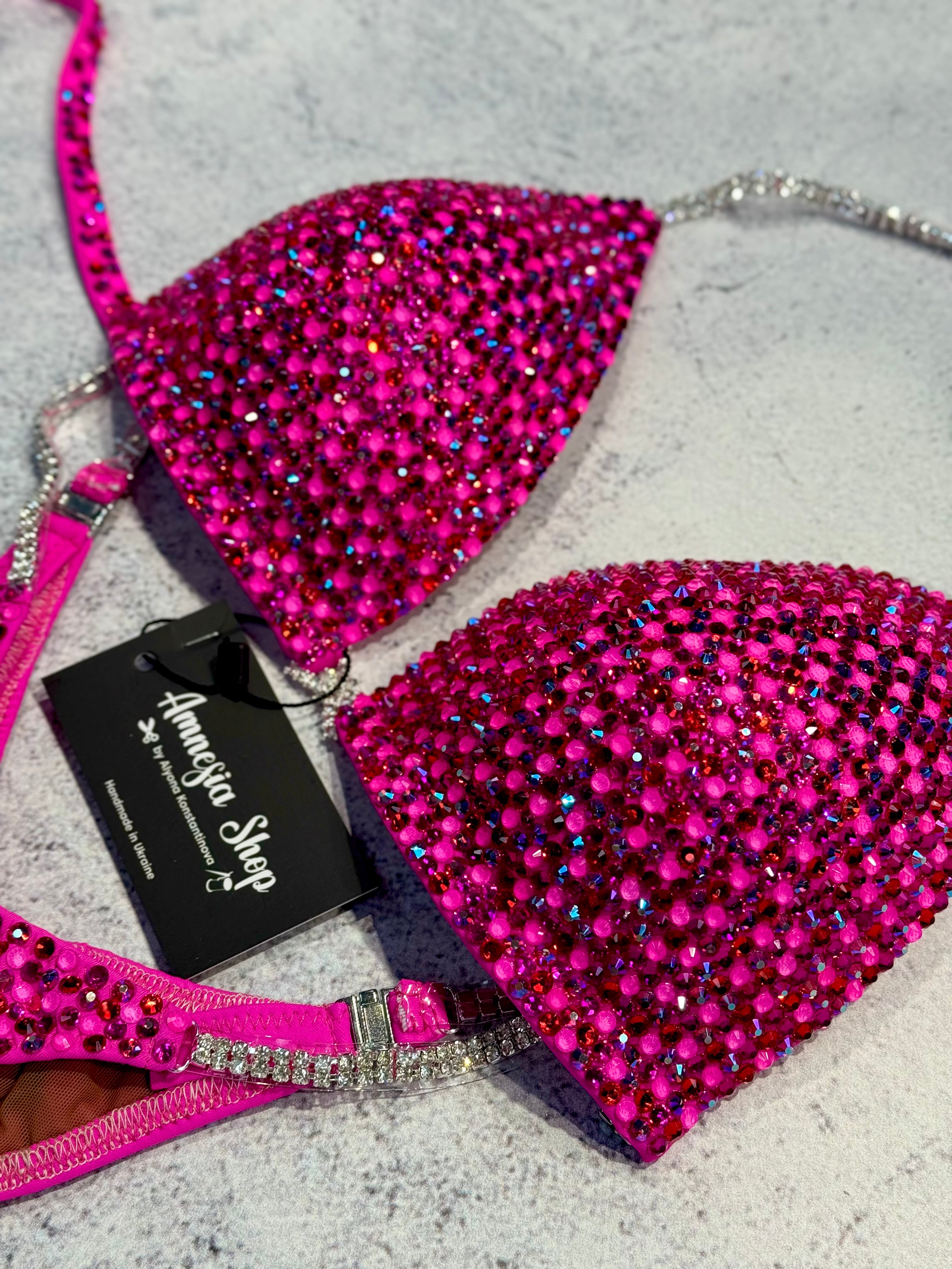 #76 One Size - Bra C/32D, 34D, Bottoms Brazilian