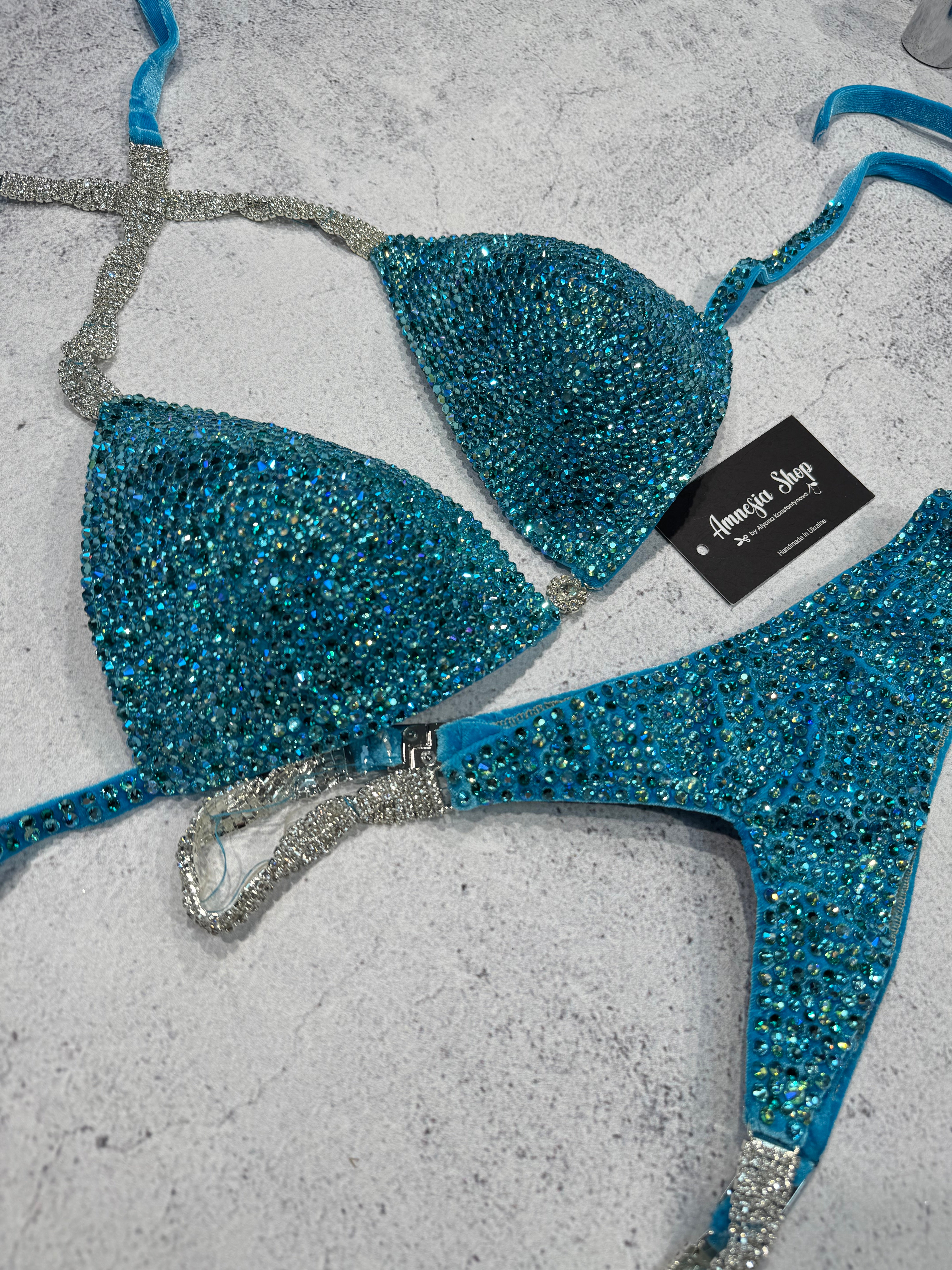 #81 One Size Bra C/32-34D , Bottoms Pro