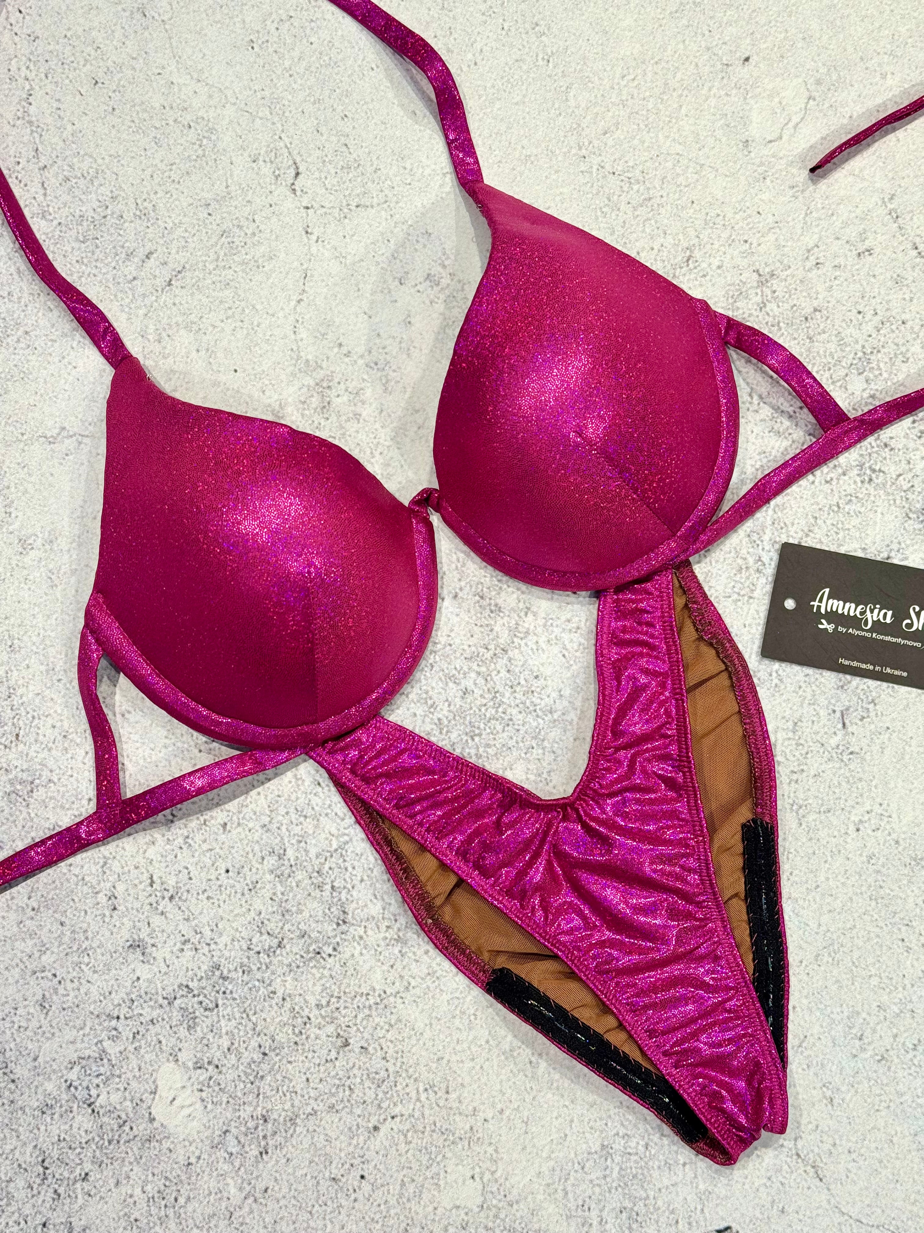 #73 One Size - Bra C/32D, Bottoms Moderate