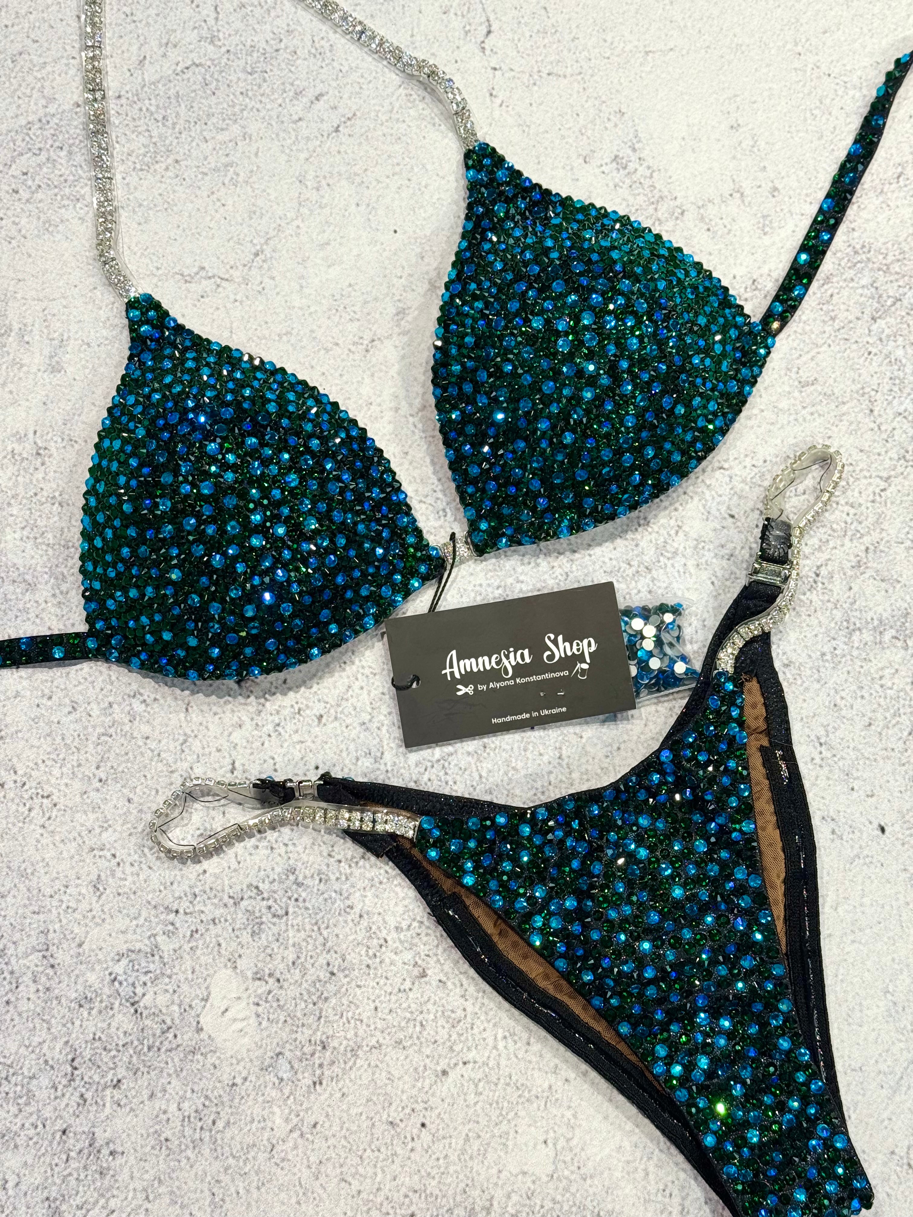 #70 One Size - Bra A/B, Bottoms Classic