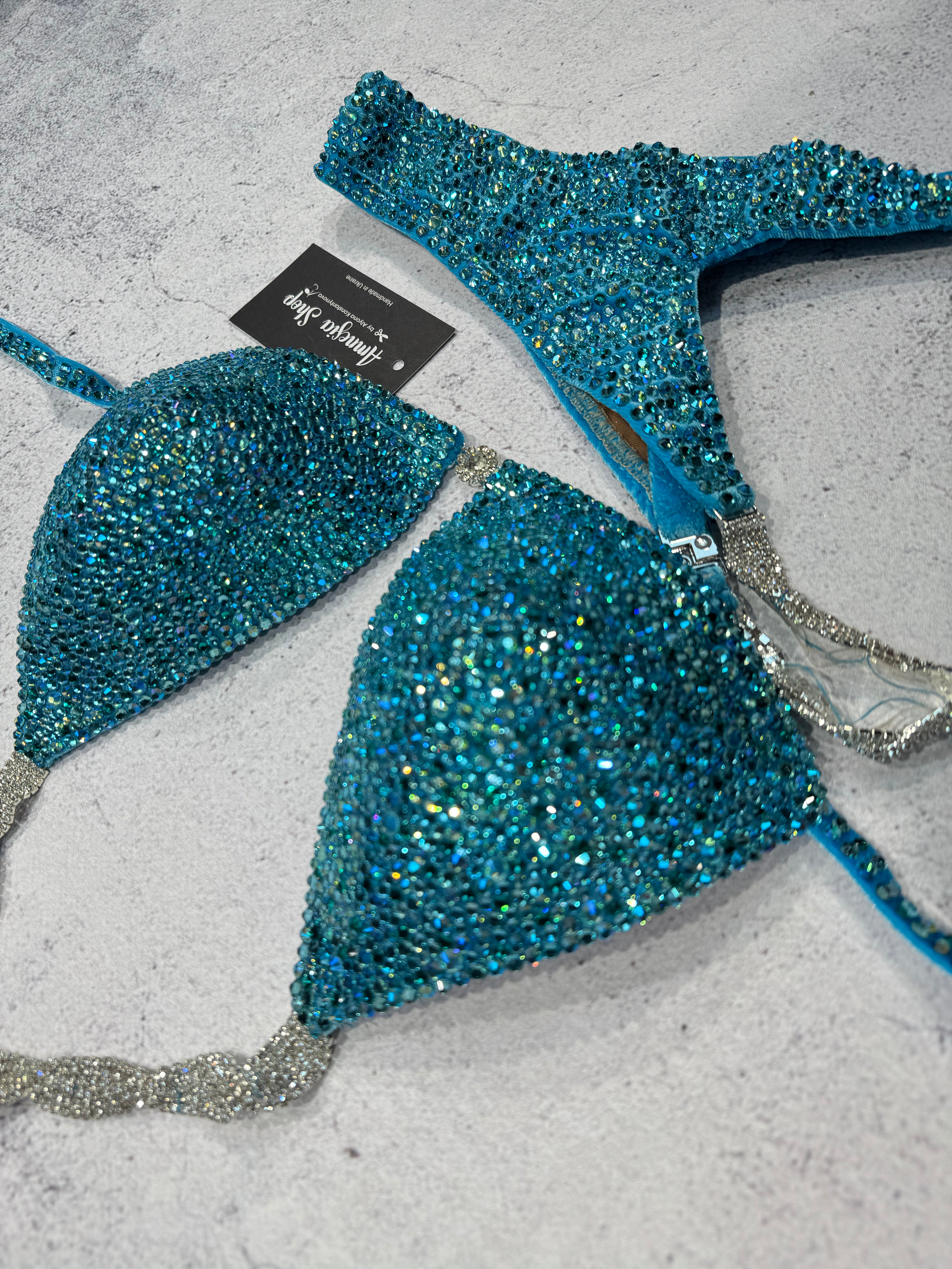 #81 One Size Bra C/32-34D , Bottoms Pro