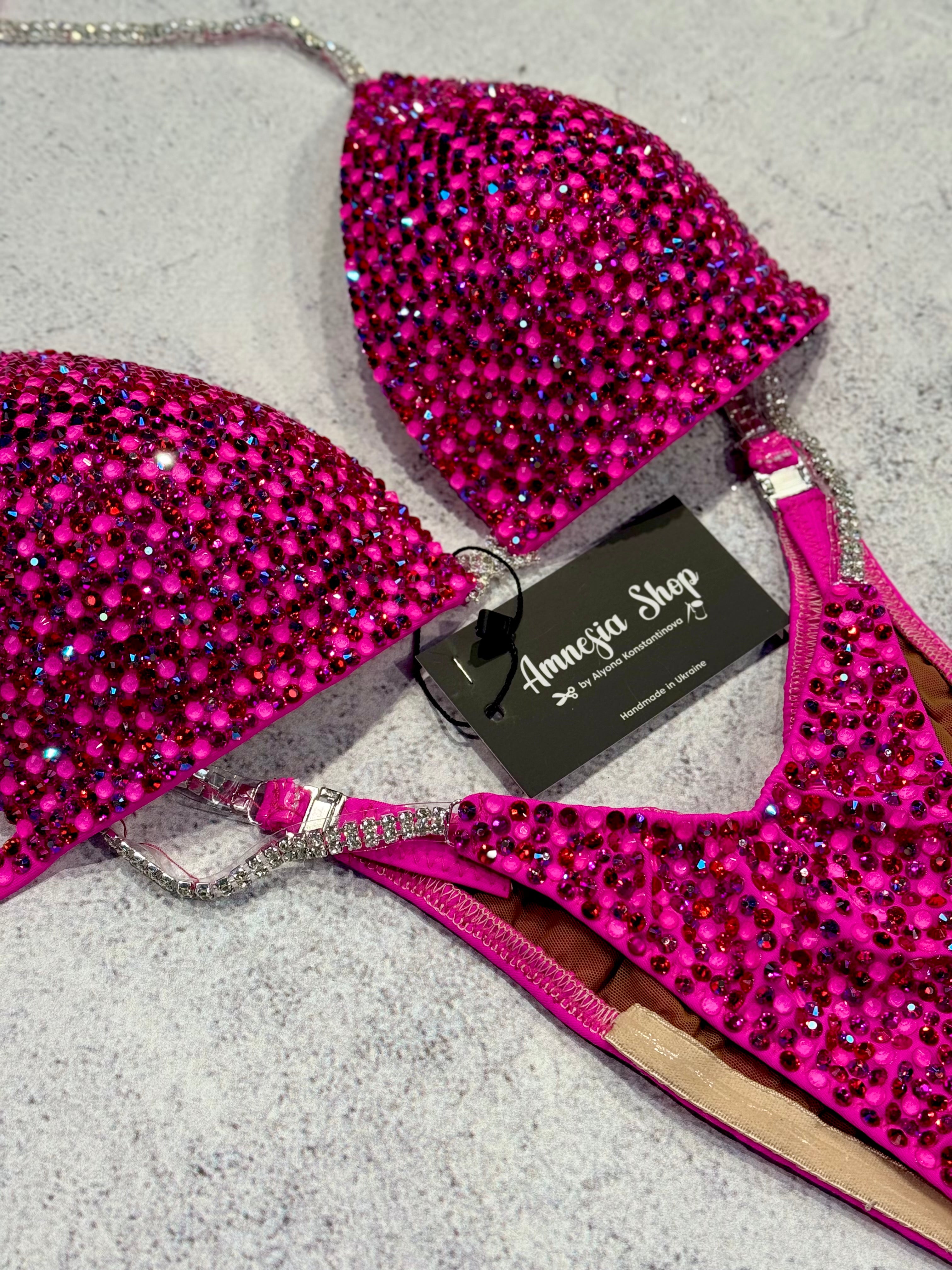 #76 One Size - Bra C/32D, 34D, Bottoms Brazilian