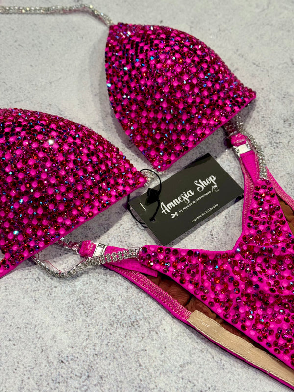 #76 One Size - Bra C/32D, 34D, Bottoms Brazilian