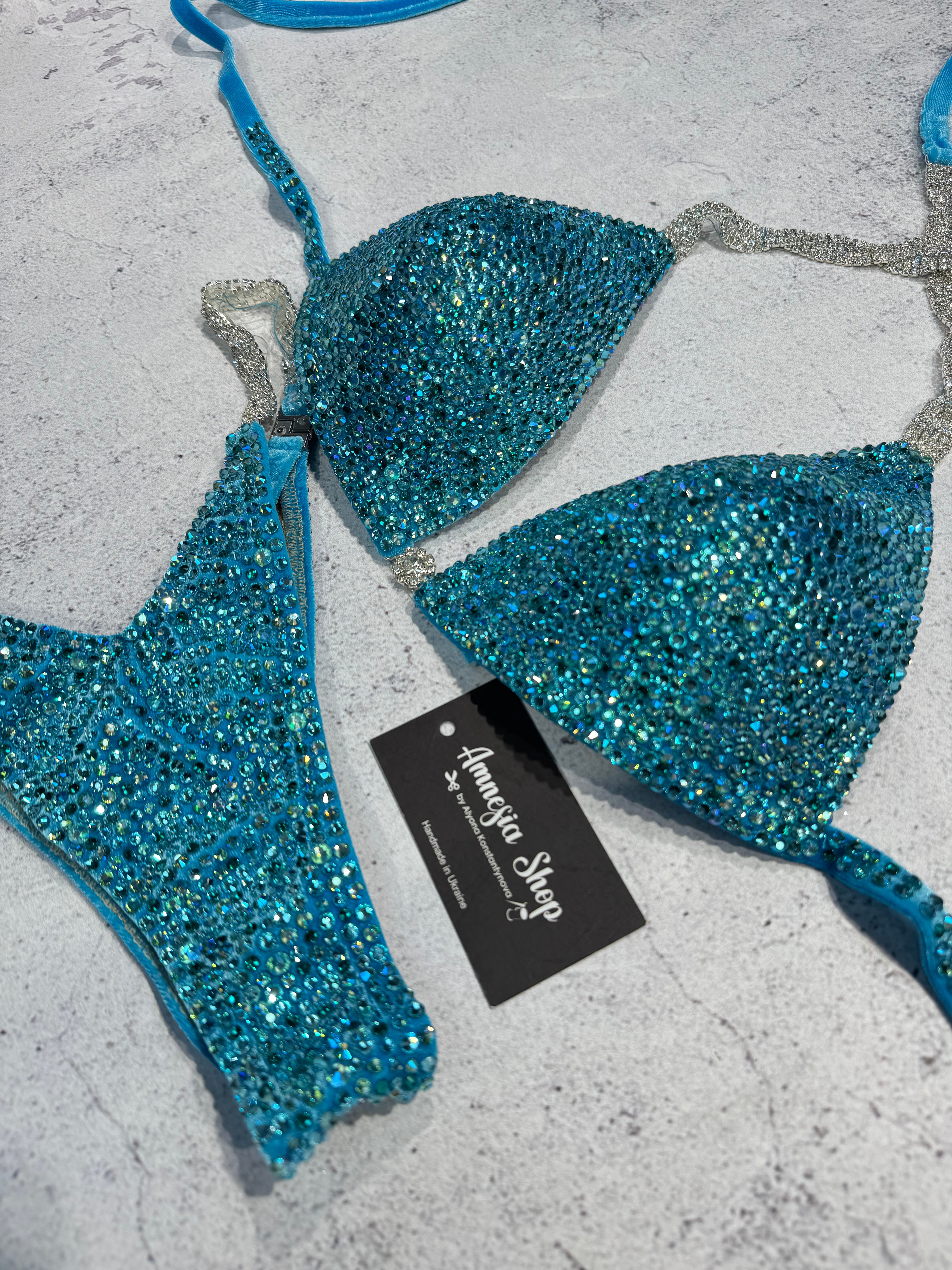 #81 One Size Bra C/32-34D , Bottoms Pro
