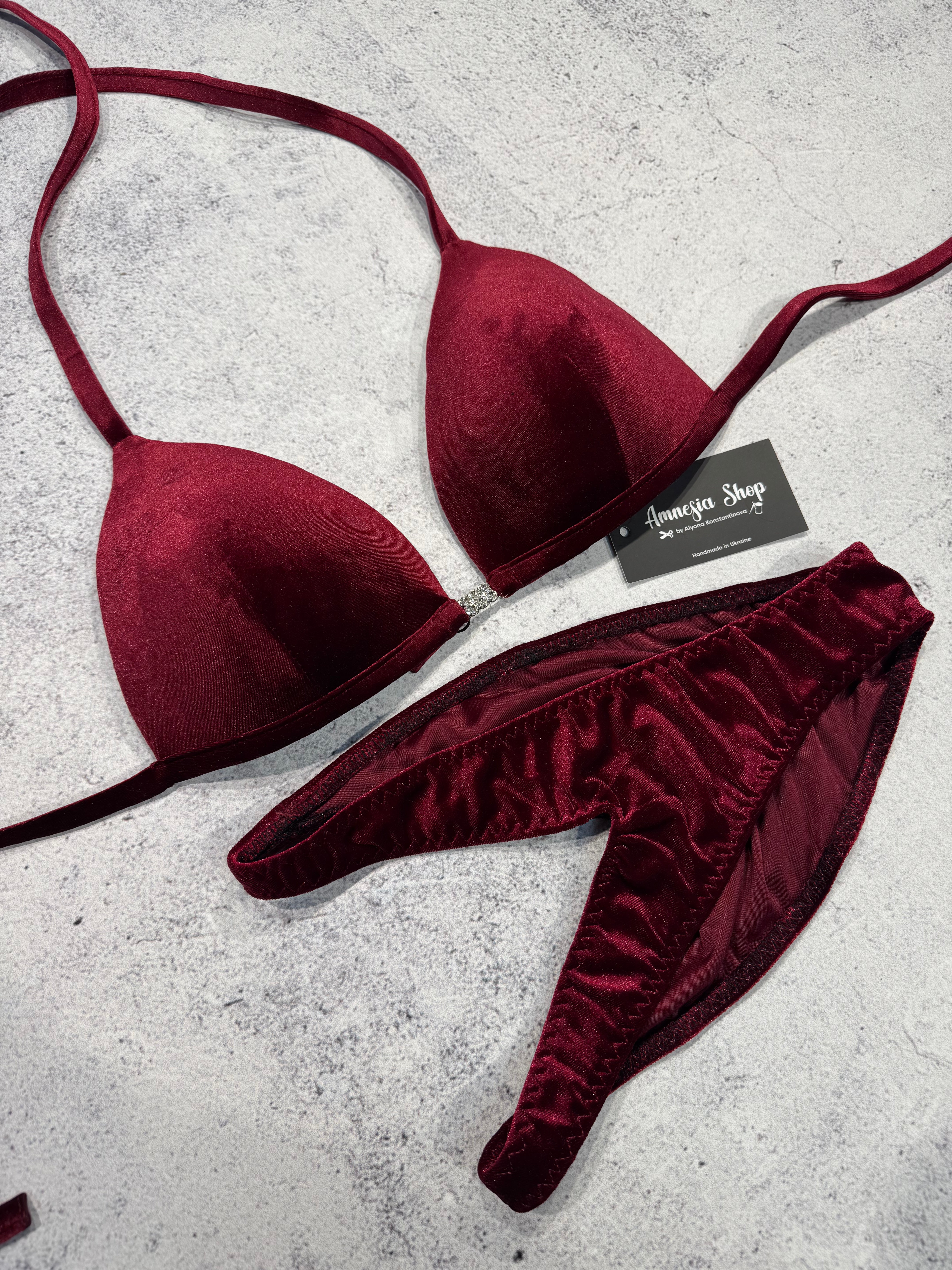 #53 One Size - Bra C/32D/34D, Bottoms Moderate