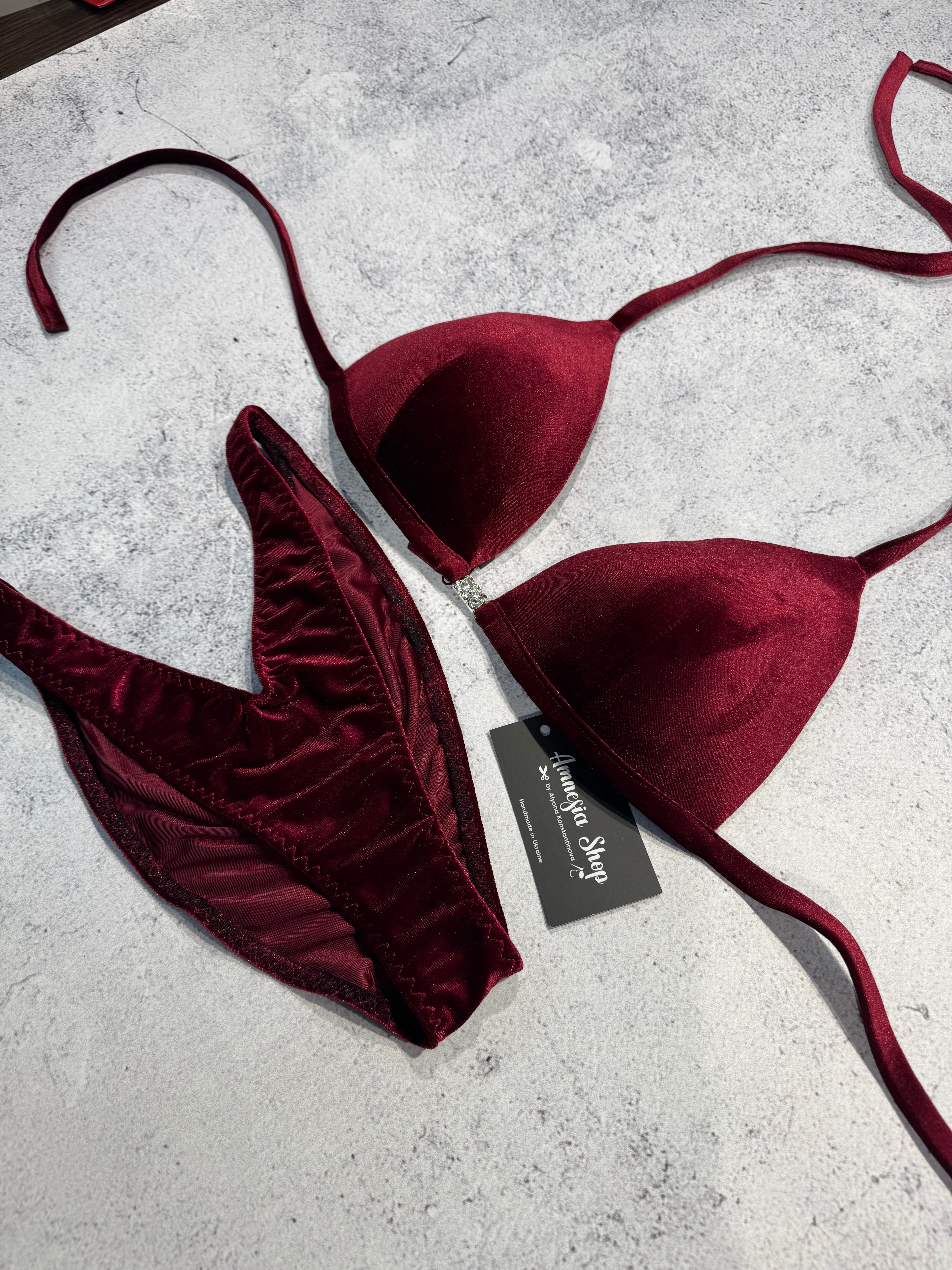 #53 One Size - Bra C/32D/34D, Bottoms Moderate