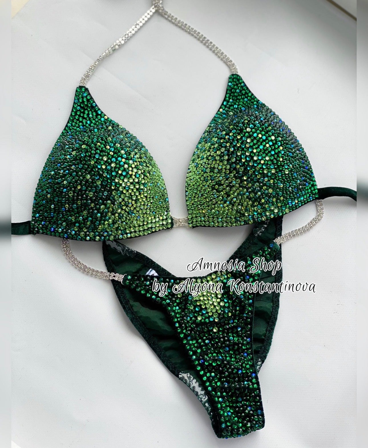 #43 One Size - Bra D/32E, Bottoms Brazilian