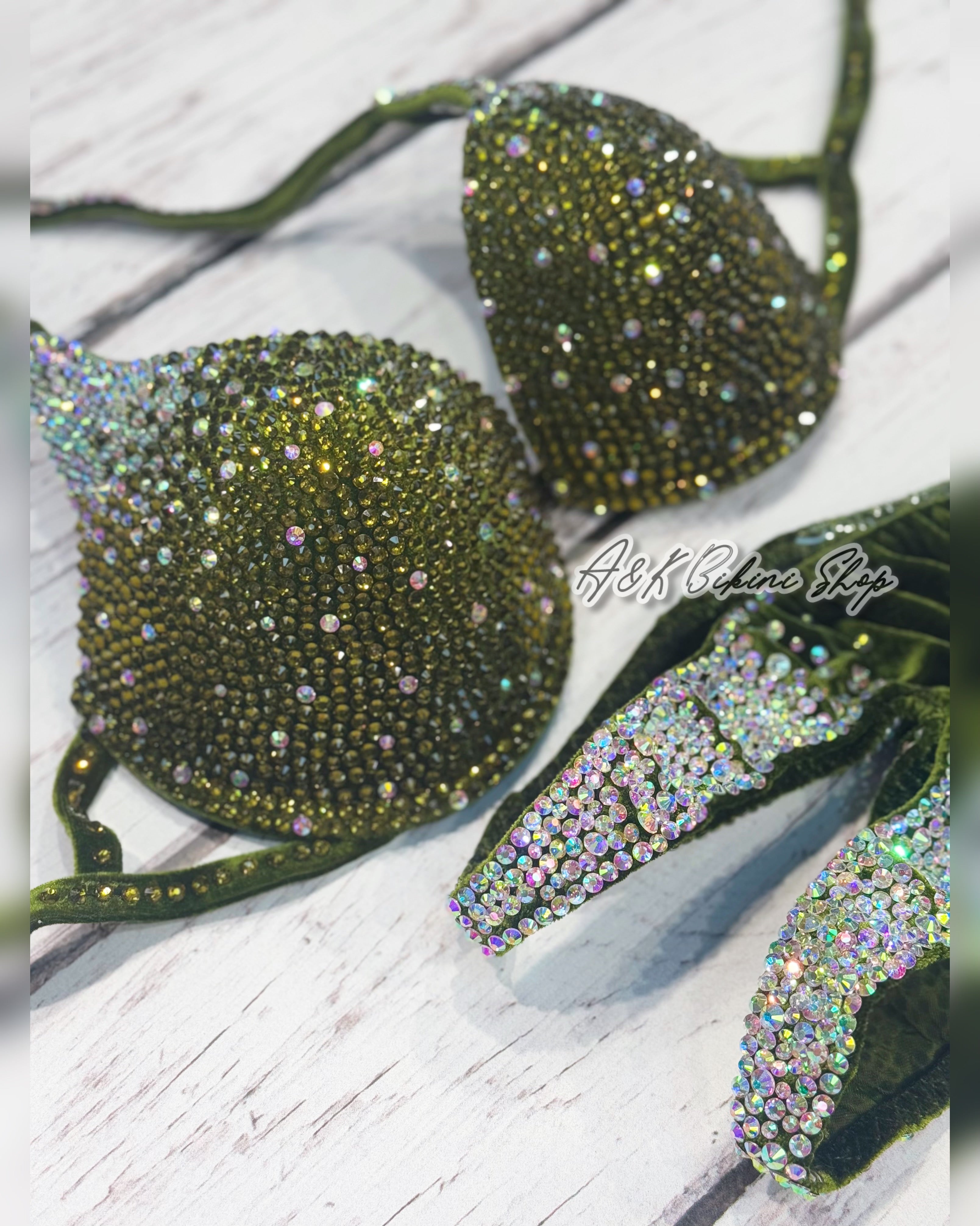 #20 One Size - Bra B/32C/34C, Bottoms Brazillian