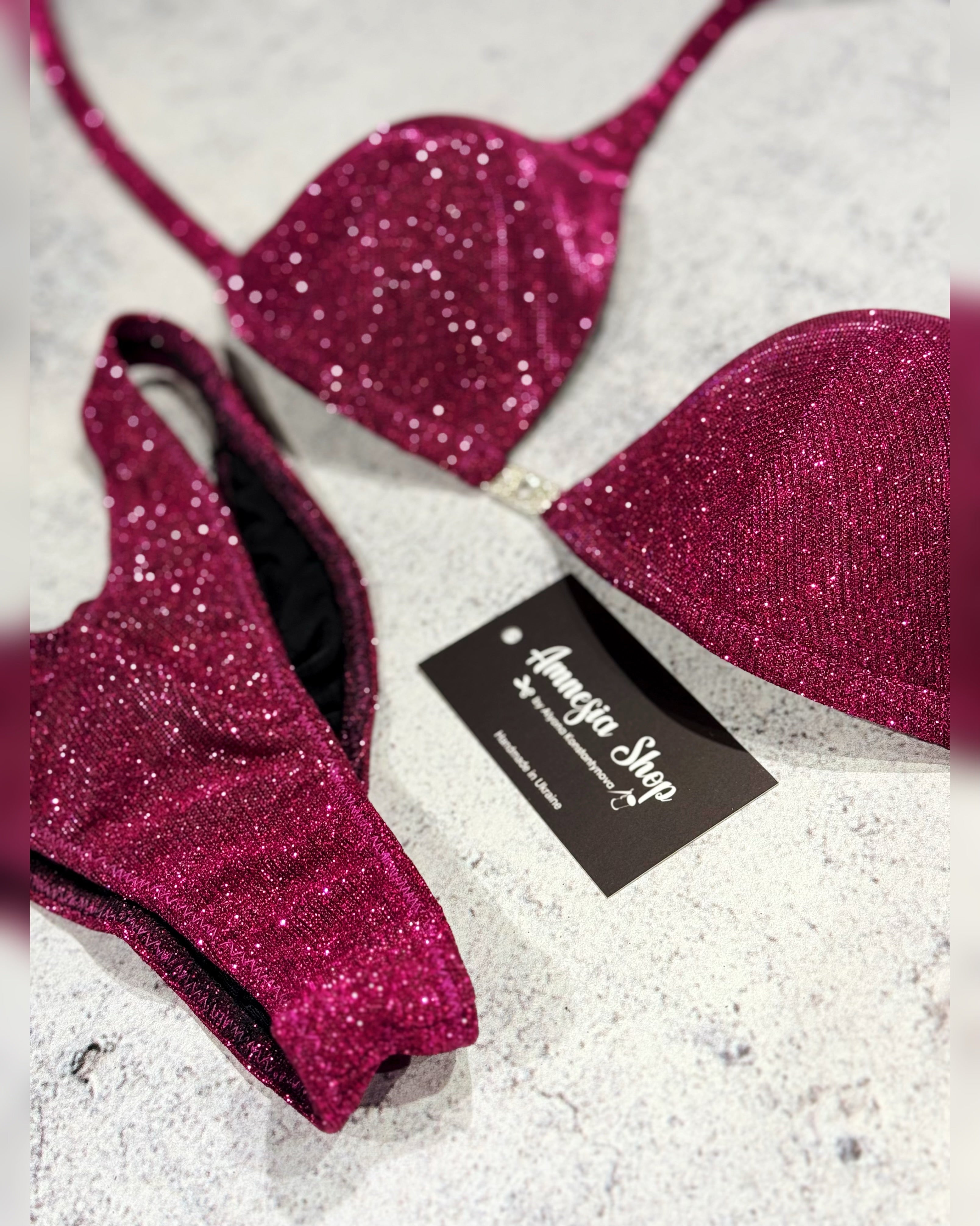 #48 One Size - A/B/32C/34C, bottoms Pro, Brazillian