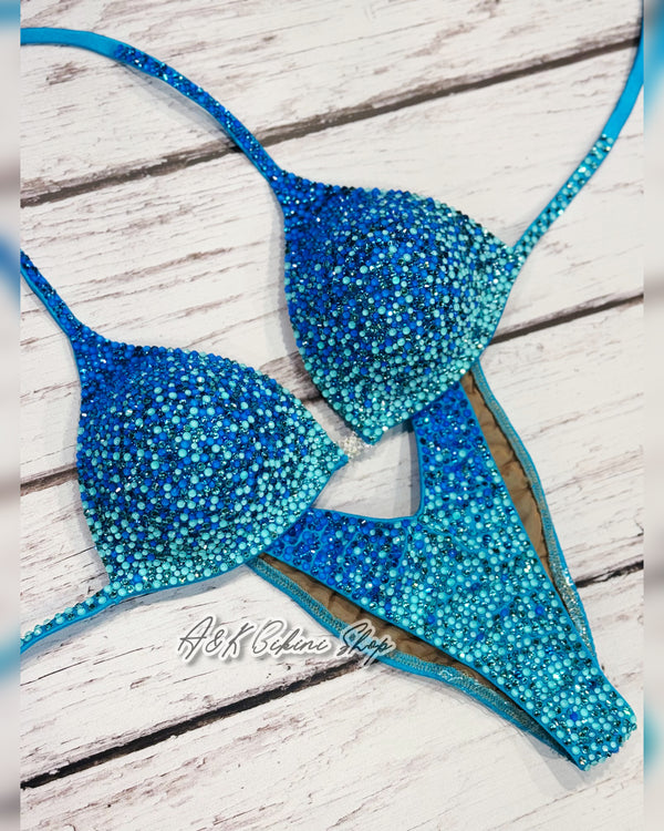 #08 One Size - Bra A/B/32C/34C, Bottoms Brazillian