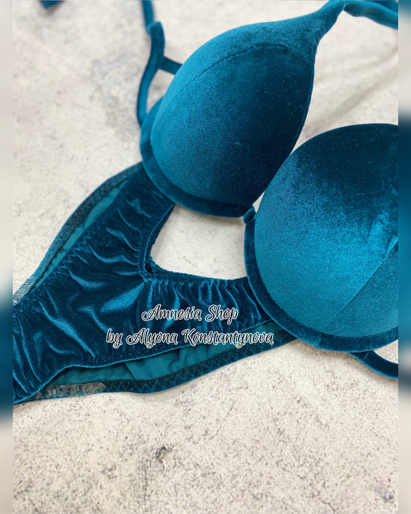 #22 One Size - Bra 34C/36C, Bottoms Classic