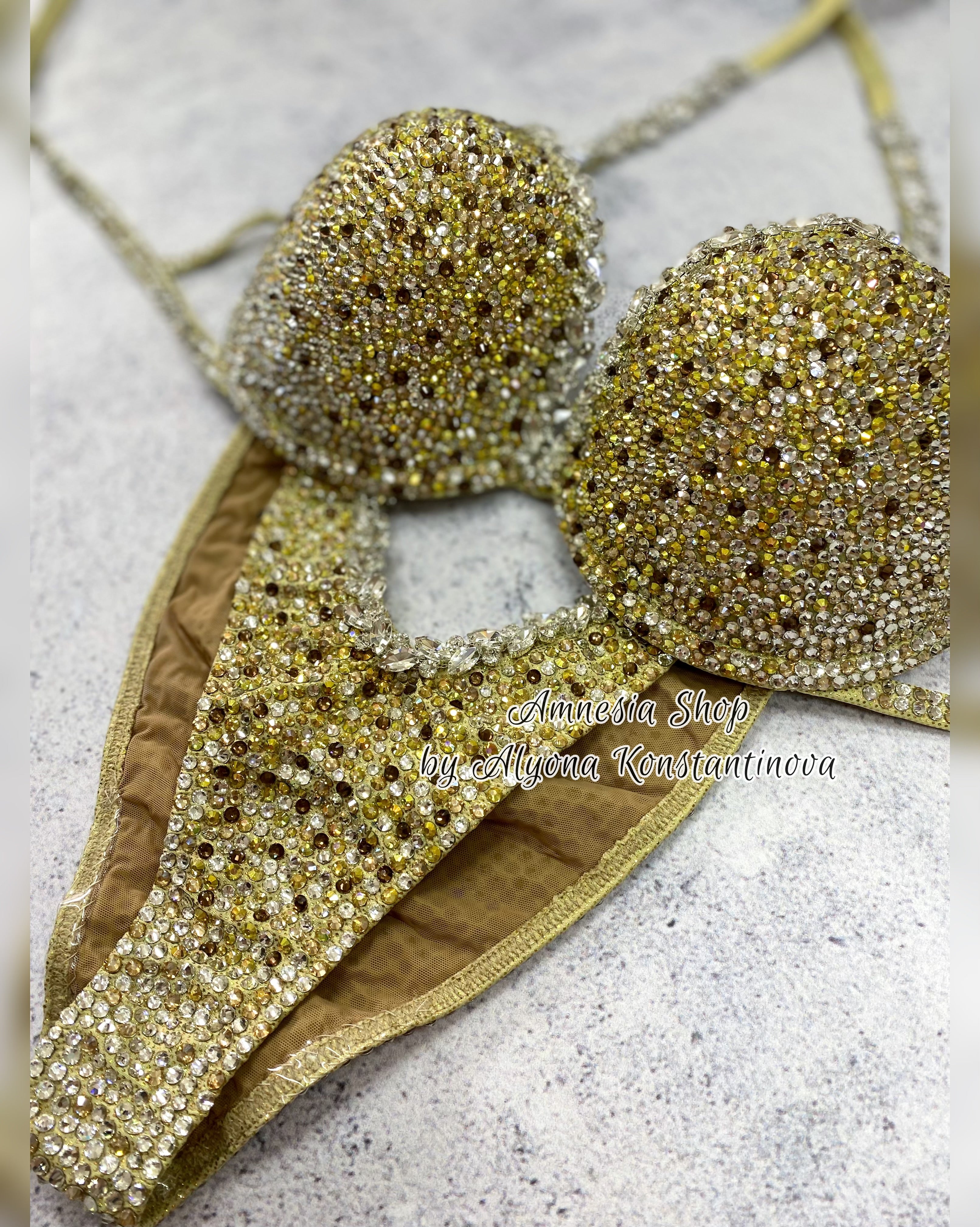 #25 One Size - Bra D/DD/DDD/32E/34E, Bottoms Moderate