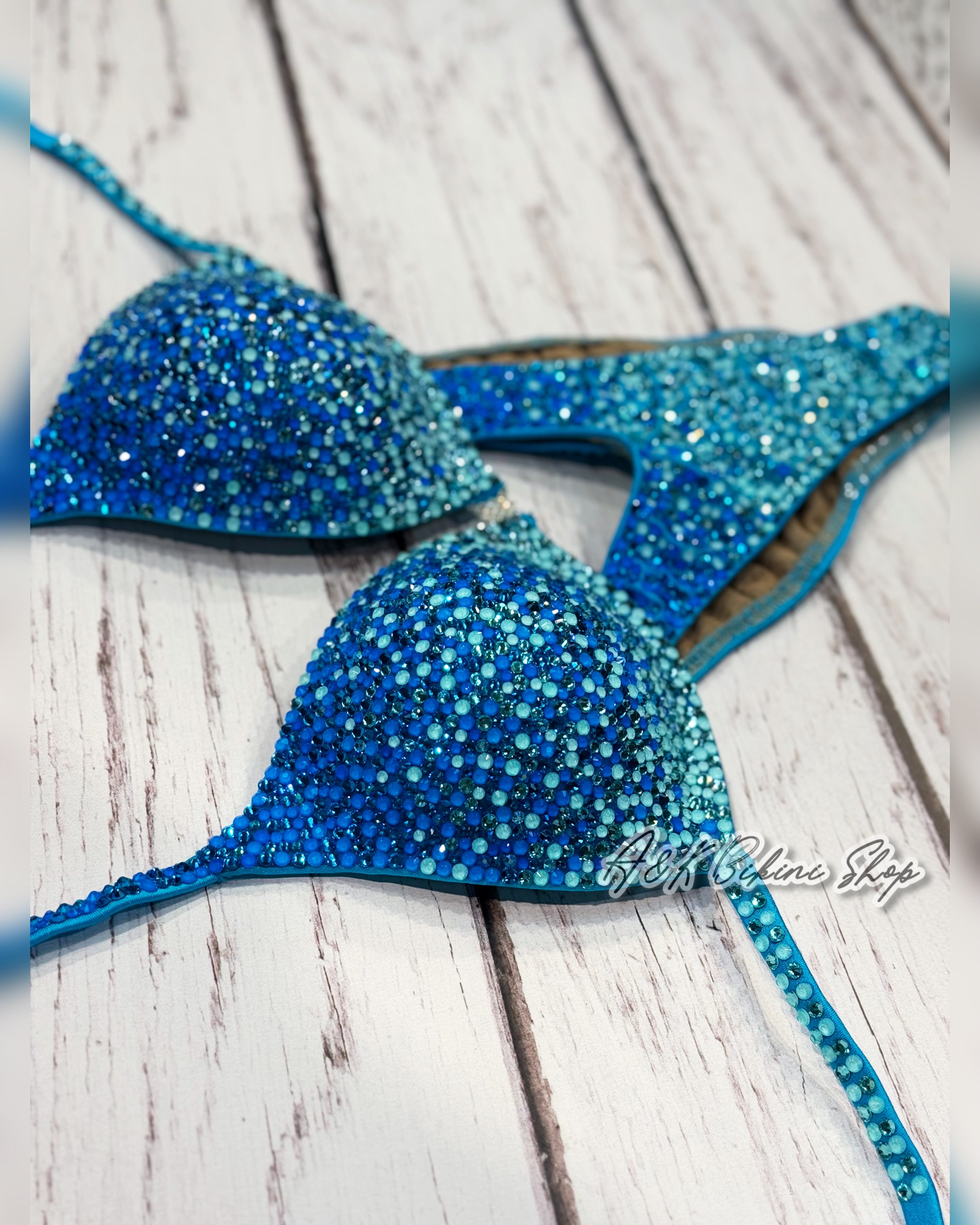 #08 One Size - Bra A/B/32C/34C, Bottoms Brazillian