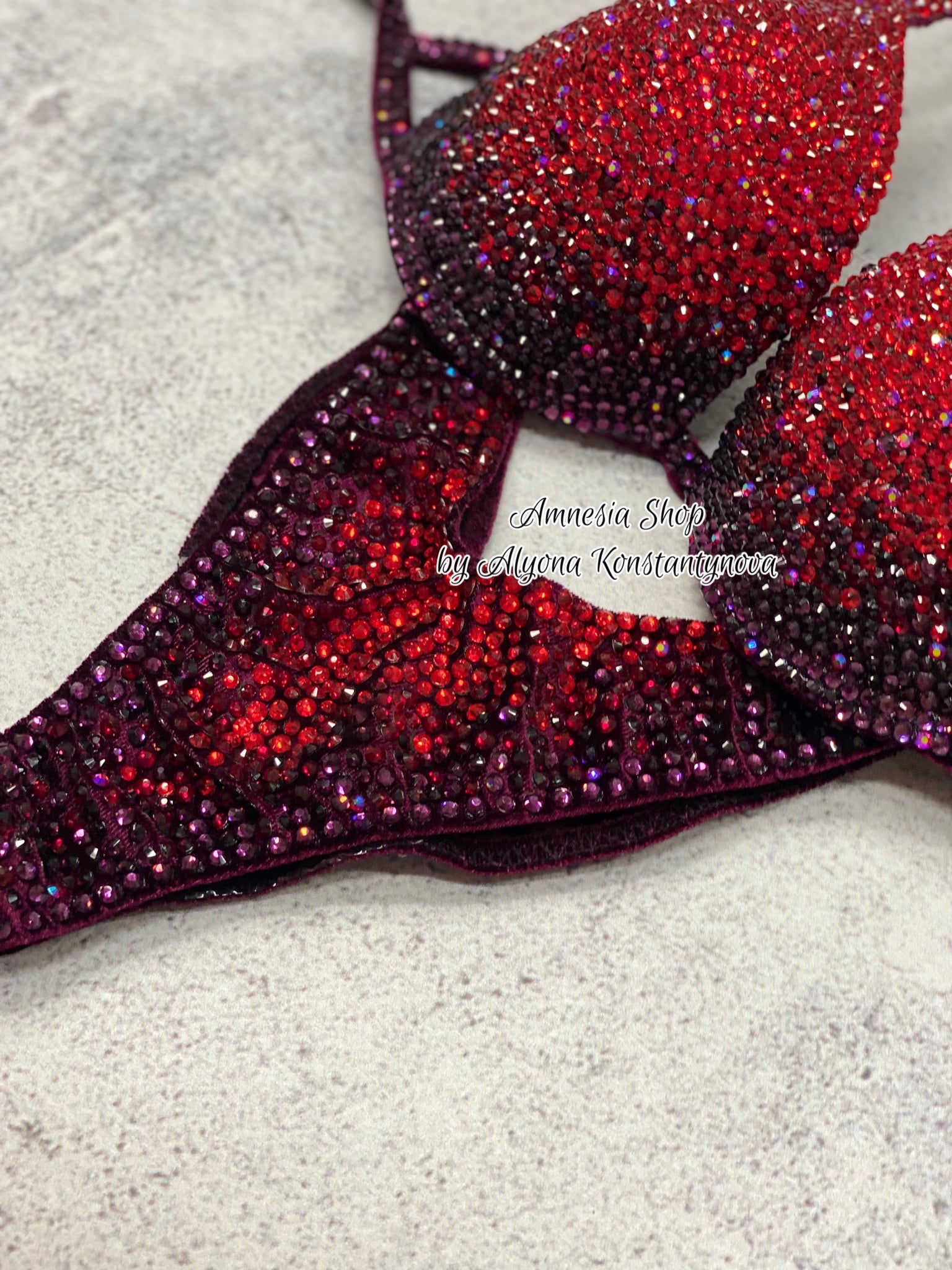 #61 One Size - Bra D/DD/32E, Bottoms Moderate